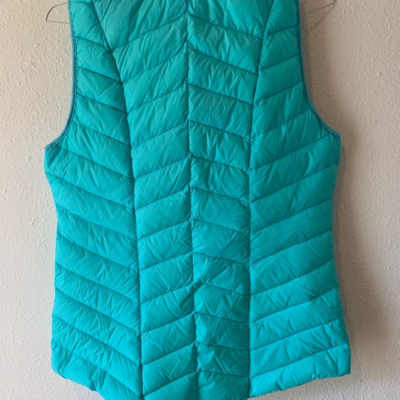 Vest - Picture 3 of 4